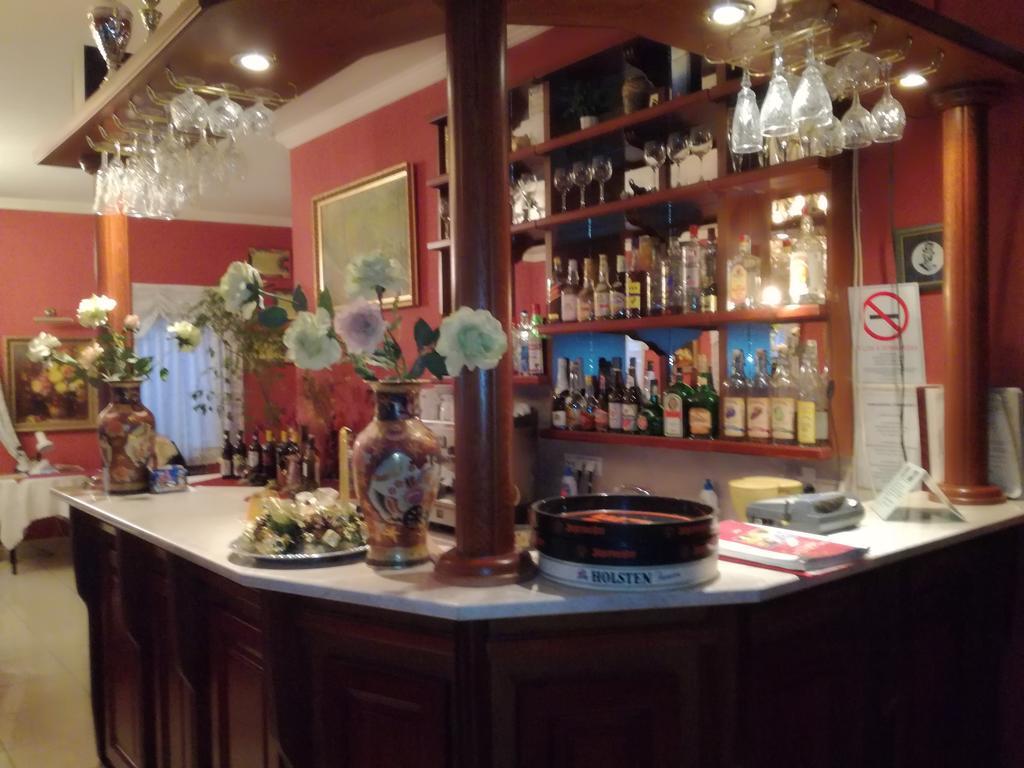 Hotel Arany Trofea Eger Esterno foto