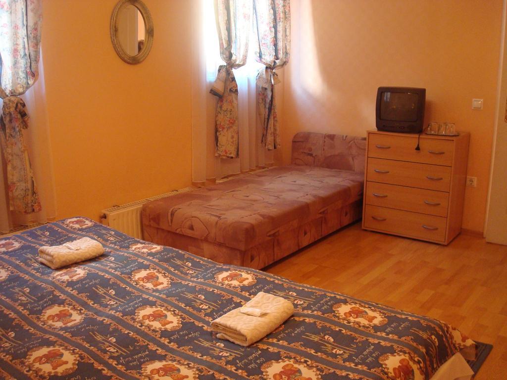 Hotel Arany Trofea Eger Esterno foto
