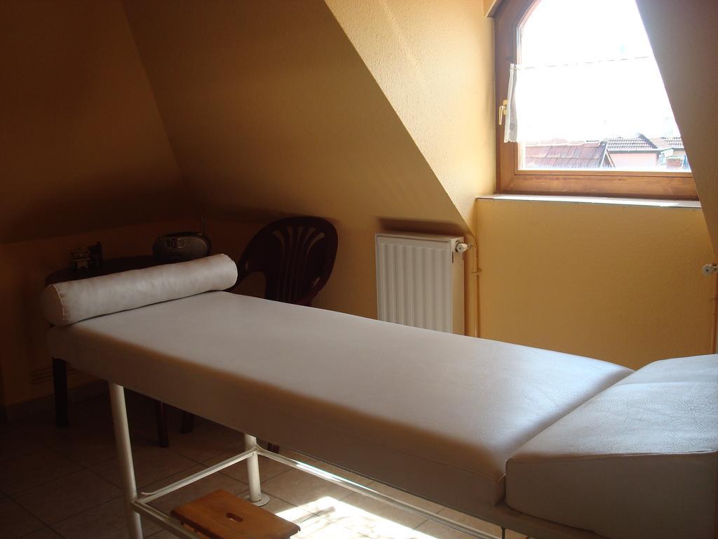 Hotel Arany Trofea Eger Esterno foto