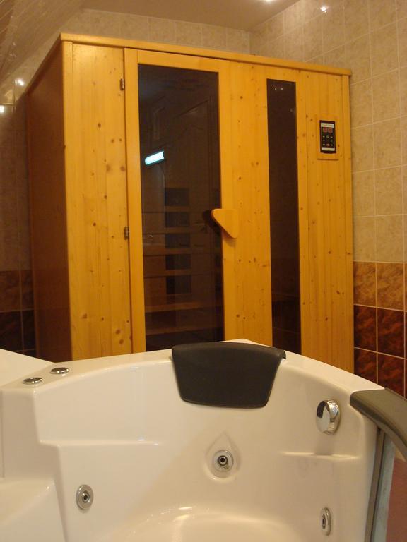 Hotel Arany Trofea Eger Esterno foto
