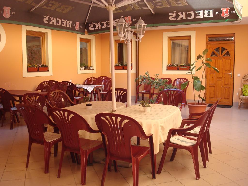 Hotel Arany Trofea Eger Esterno foto